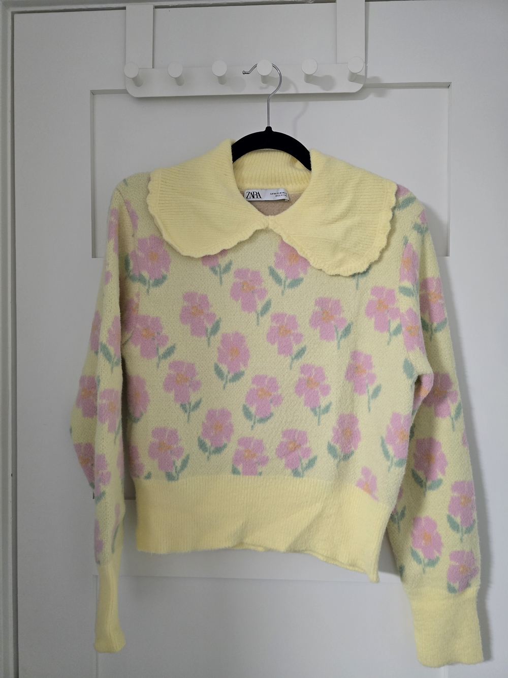 ZARA Pale Yellow Floral Scalloped Collar Sweater